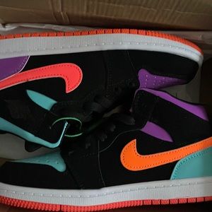 Jordan1’s kids size 2.5y brand new still in the box